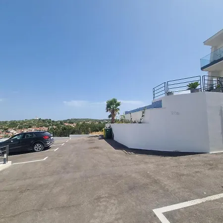 With A View And Heated Pool In Croatia Apartamento