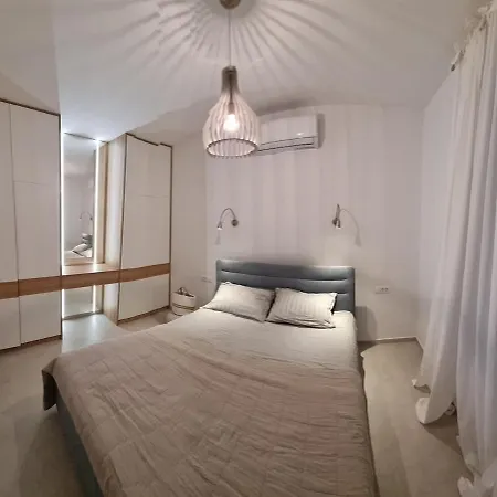 With A View And Heated Pool In Croatia Apartment