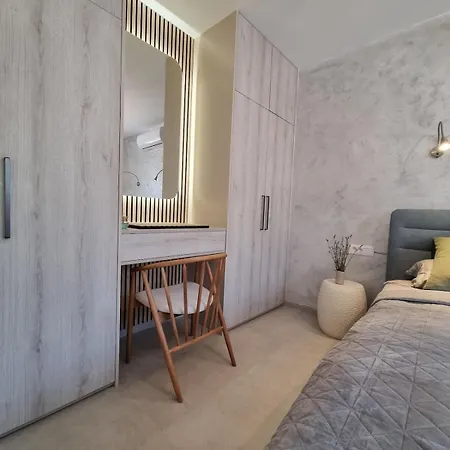 With A View And Heated Pool In Croatia Apartment *