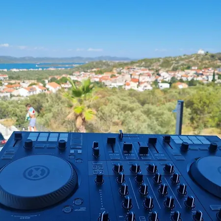With A View And Heated Pool In Croatia Apartment