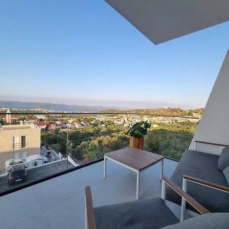 With A View And Heated Pool In Croatia