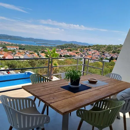 With A View And Heated Pool In Croatia Apartment