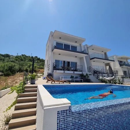With A View And Heated Pool In Croatia