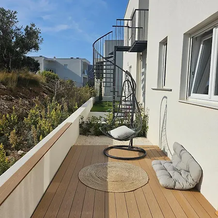 With A View And Heated Pool In Croatia *