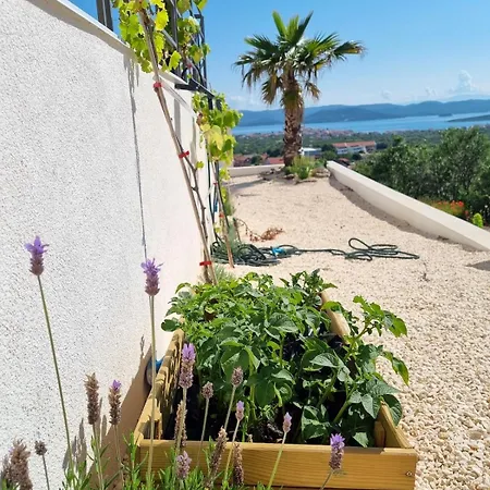 With A View And Heated Pool In Croatia * Murter